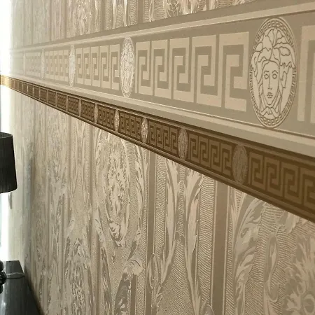 Zara Luxury The Absolute Center Of *